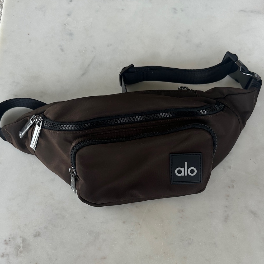 ALO Yoga Dark Brown Belt Bag